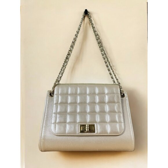 CHANEL Chocolate Bar Soft Gold Chain Bag Shoulder Crossbody 2 Way Metallic CC - Picture 3 of 16